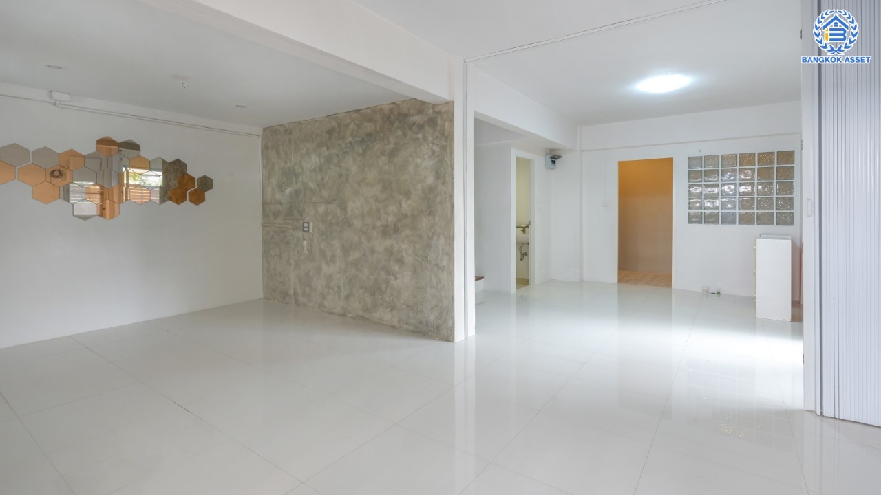 ทาวน์เฮ้าส์มือสองนนทบุรี 3 ชั้นทำเลโซนเมือง! ม.ศุภาลัยวิลล์ รัตนาธิเบศร์18 หลังมุม เนื้อที่ 25.8 ตร.ว. ฟังก์ชันครบ 3 ห้องนอน 3 ห้องน้ำ 1 ที่จอดรถ บนสุดยอดทำเล! เข้า-ออกได้ทั้ง ถ.รัตนาธิเบศร์ ถ.ติวานนท์ และสนามบินน้ำ ใกล้ทางด่วน "งามวงศ์วาน" และติดรถไฟฟ้า "สถานีศูนย์ราชการนนทบุรี"